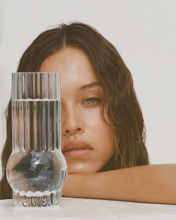 Comment hydrater sa peau de l’intérieur avec une boisson ? Les 3 ingrédients clés